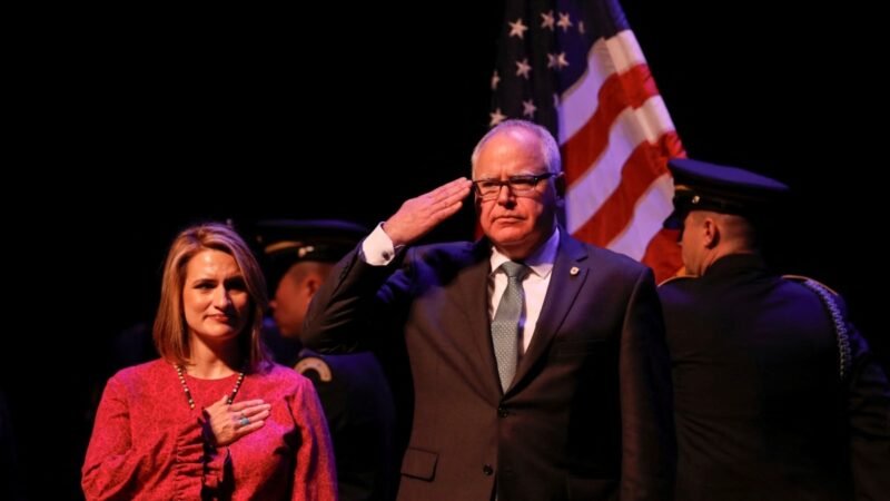 Kamala Harris elige a Tim Walz como su compañero de fórmula.