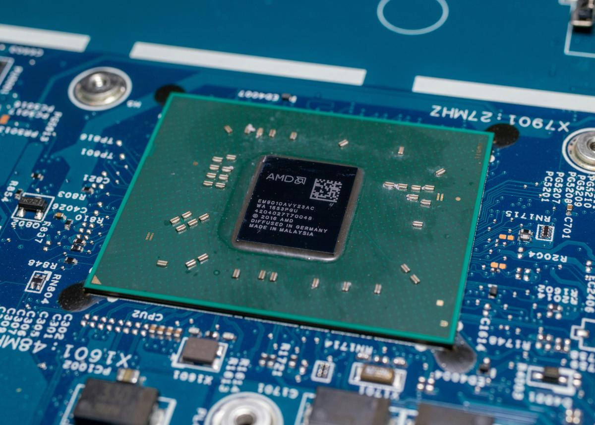 Descubren exploit catastrófico en chips AMD