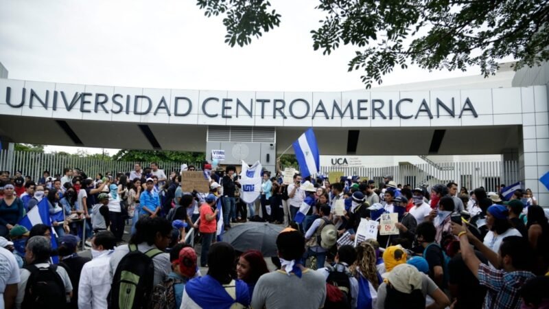 Estudiantes analizan un año después del cierre de universidad jesuita en Nicaragua