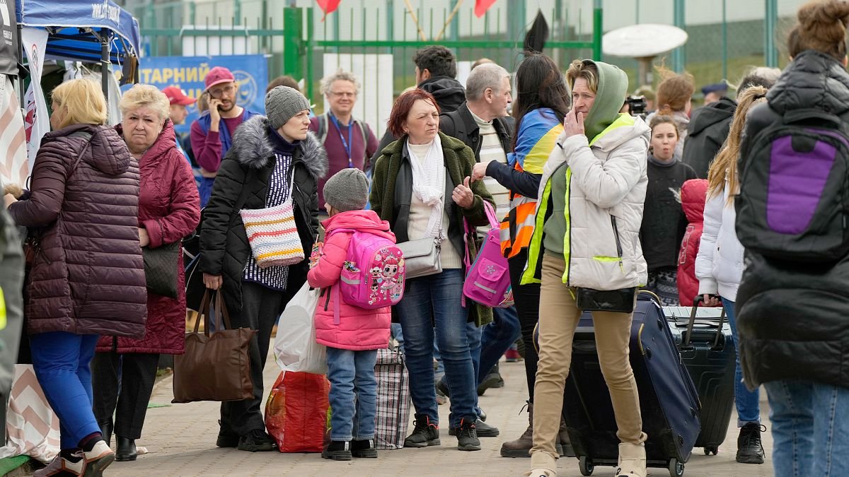 Irlanda recortará asistencia social a refugiados ucranianos