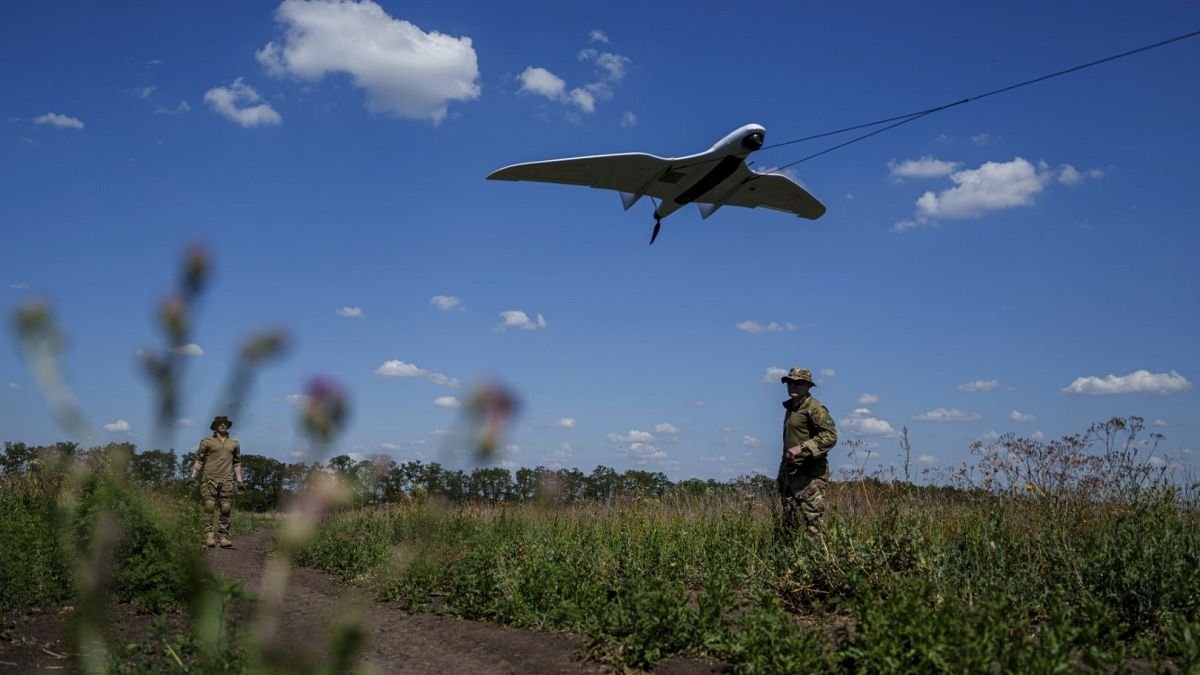 Ucrania recibe F-16 de aliados tras ataque con drones rusos.