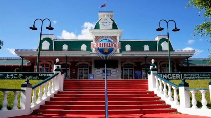 Tigre ataca a entrenador en parque australiano de atracciones