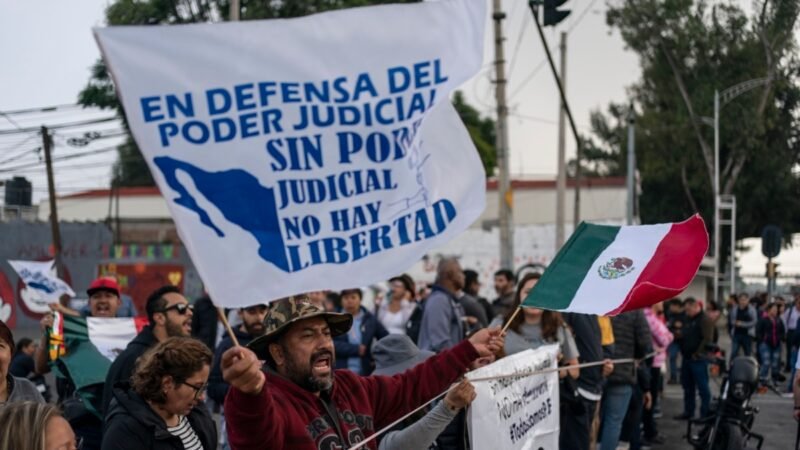 Bloqueo de manifestantes al Congreso por votación de reforma judicial en México