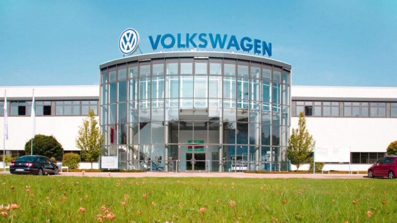 Volkswagen rompe con los sindicatos alemanes: despidos a partir de 2025