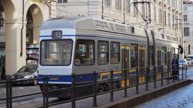 El metro y los autobuses tienen servicio las 24 horas.