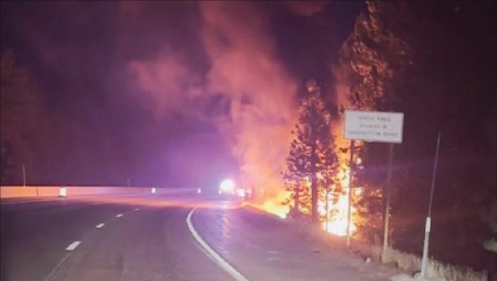 190 mil litros de agua y un avión para apagar un incendio.