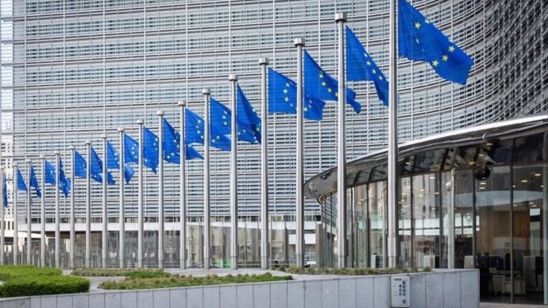 Bruselas presenta cargos contra España por incumplir permiso parental de la UE