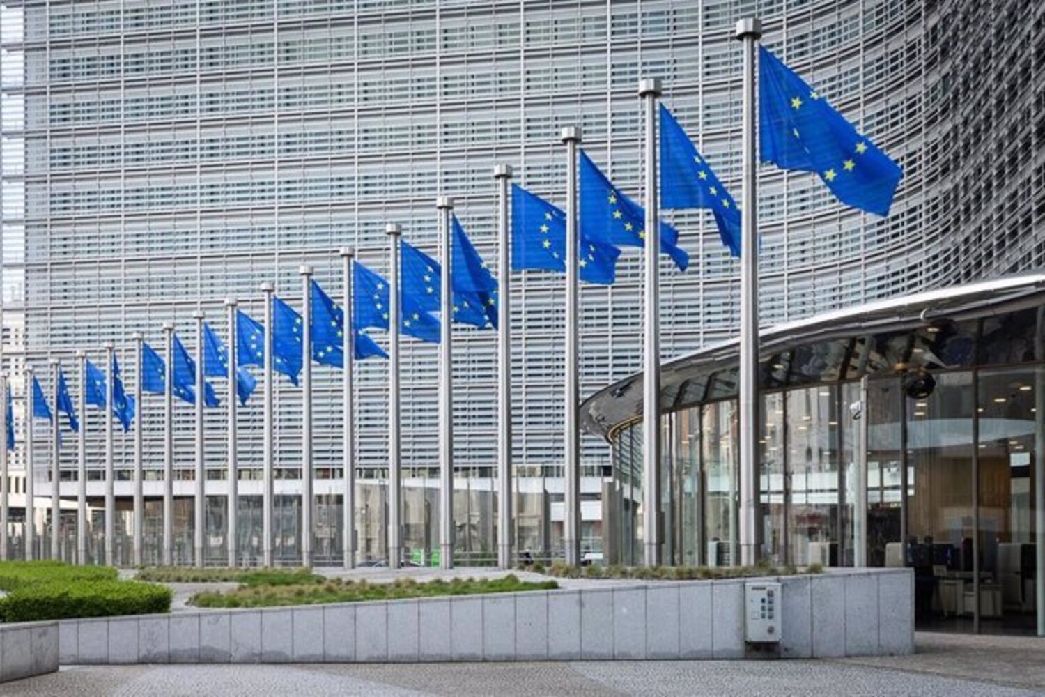 Bruselas presenta cargos contra España por incumplir permiso parental de la UE