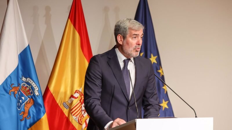 Clavijo admite «debate interno» en la CC sobre apoyo al Gobierno y niega desamparo a menores inmigrantes.