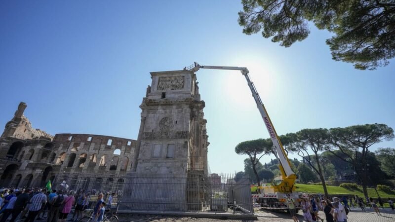 Daño en Roma por lluvia: rayo afecta Arco de Constantino y fragmentos caen