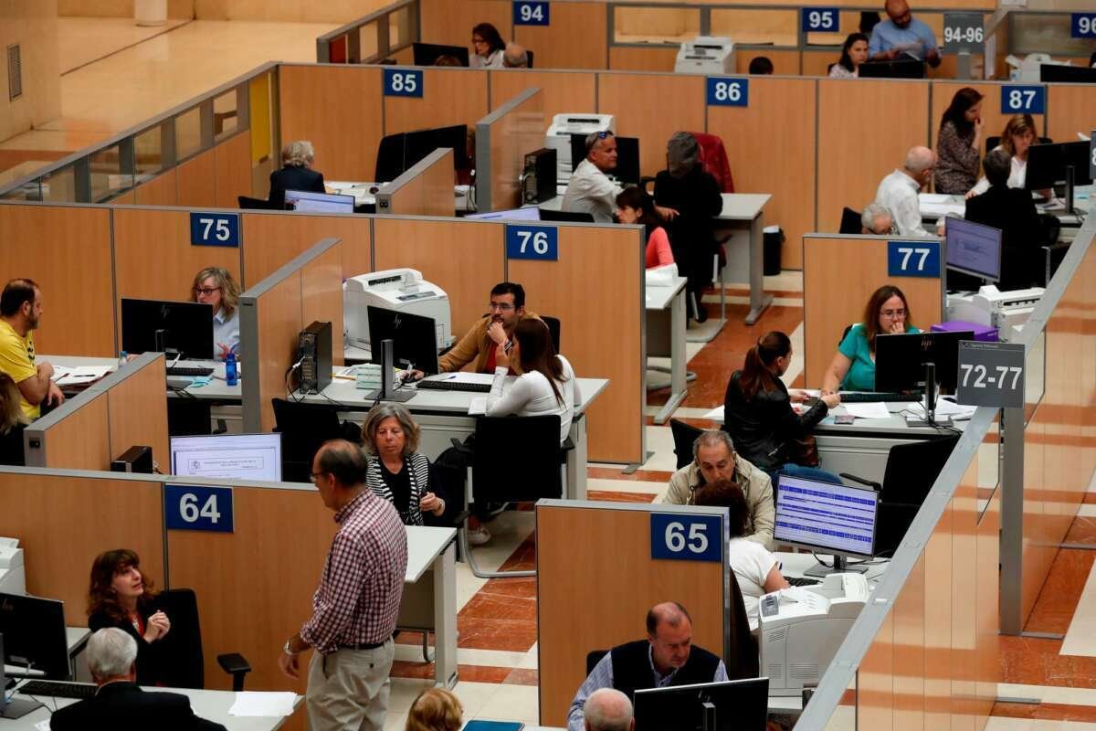 Diferencia de 17 puntos en salarios entre empresas privadas y públicas.