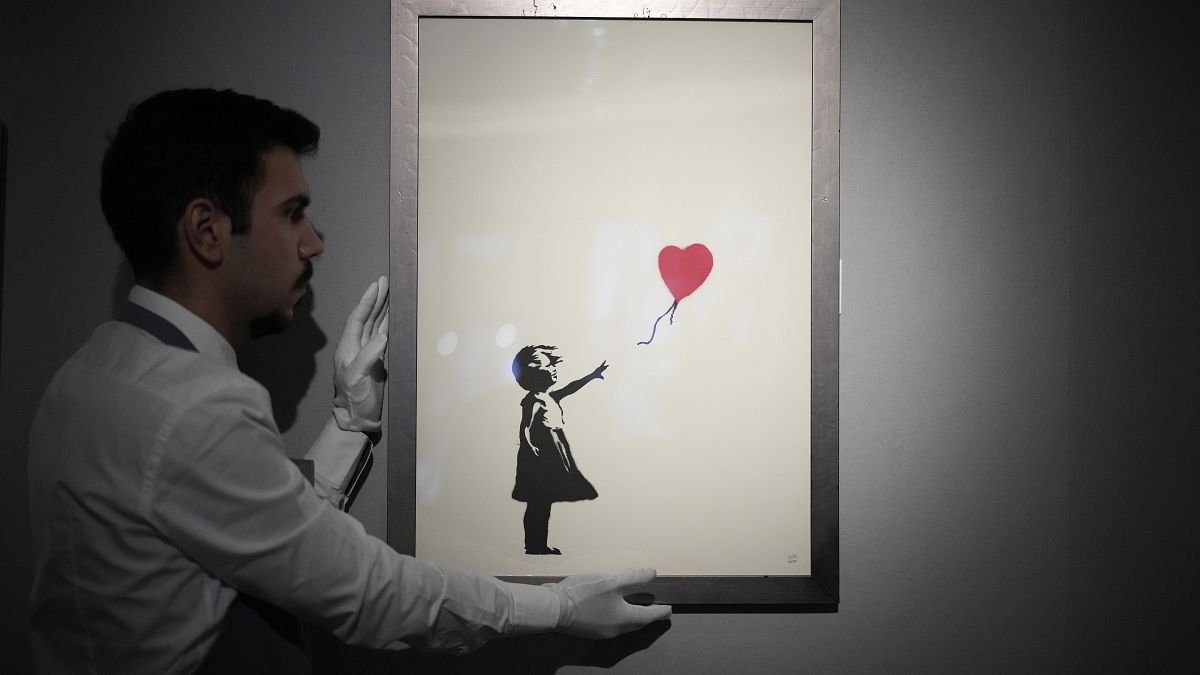 Dos hombres acusados de robar ‘Balloon Girl’ de Banksy en galería londinense