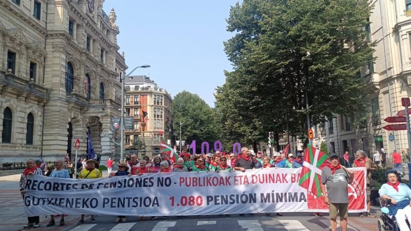 El Movimiento de Pensionistas vuelve a concentrarse en Bilbao y Vitoria-Gasteiz este mes