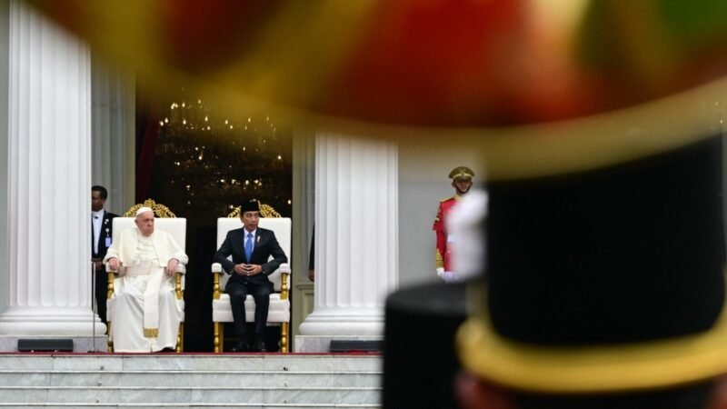 El Papa Francisco insta a Indonesia a cumplir promesa de armonía interreligiosa