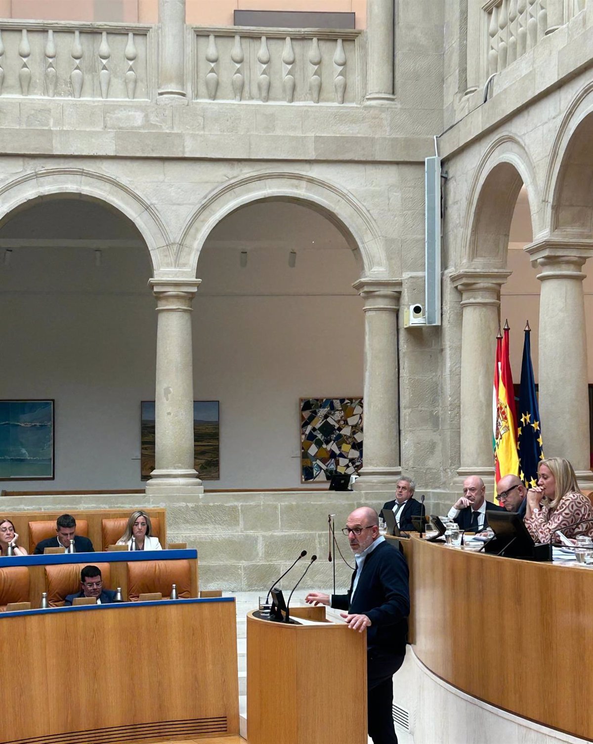 El Parlamento de La Rioja actualizará su normativa para mejorar la transparencia.