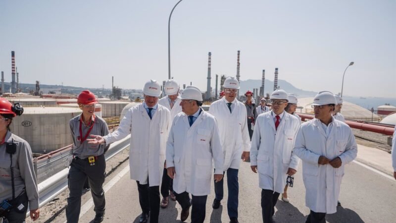 Importancia del enclave industrial del Campo de Gibraltar subrayada por visita de Hereu a Cepsa en San Roque (Cádiz)