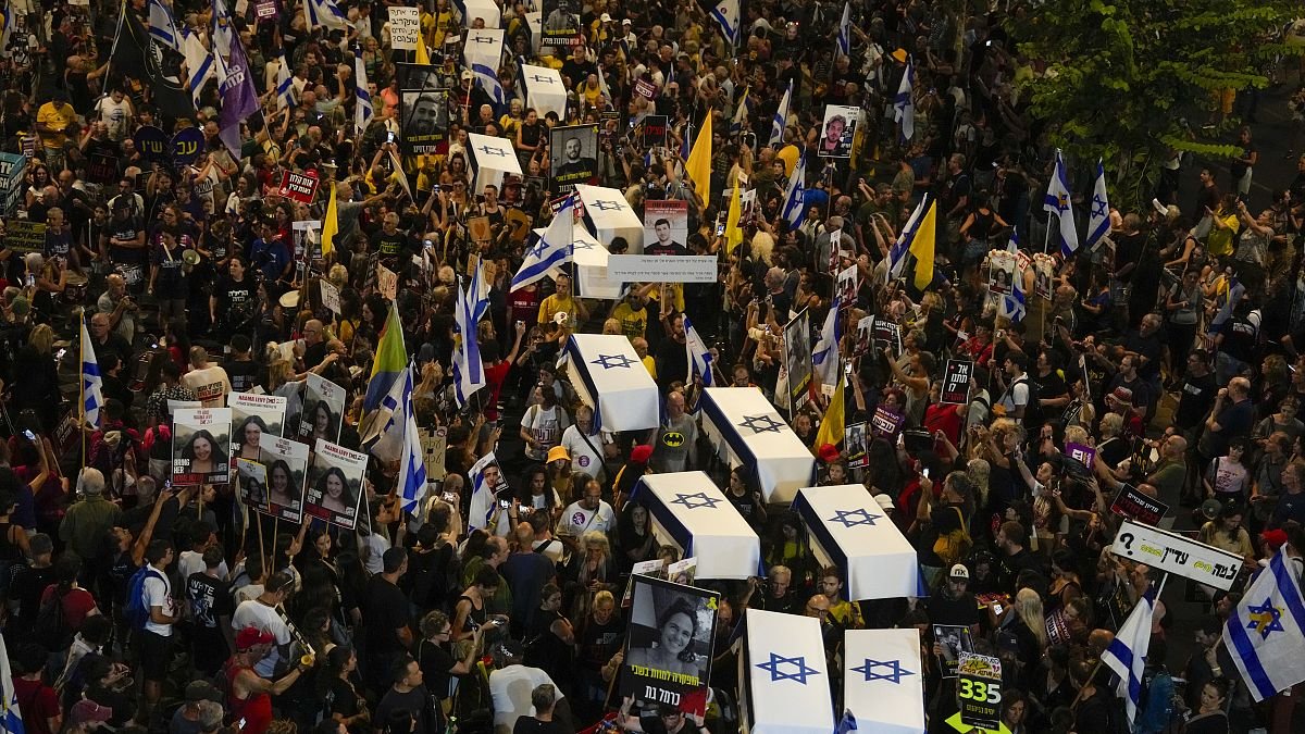 Manifestantes exigen liberación de rehenes de Gaza en Tel Aviv