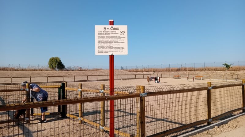 Nueva zona para perros de 1.200 m2 en Cuatro Vientos, Latina.