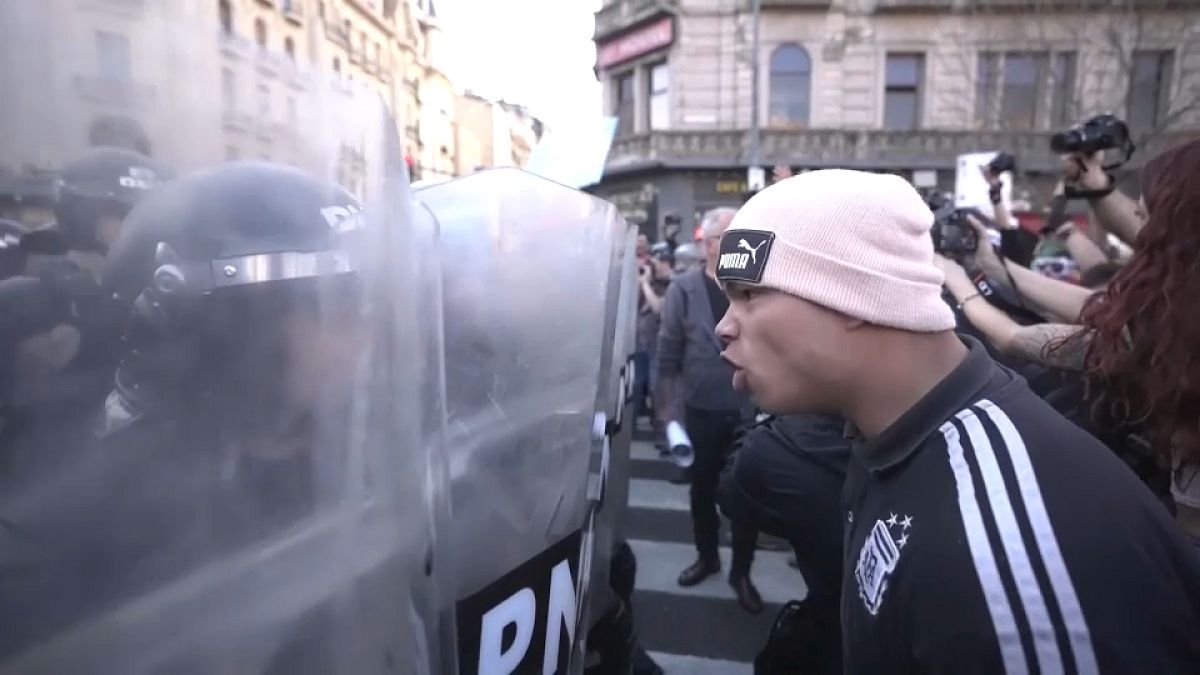 Protestas contra Mila por no aumentar pensiones