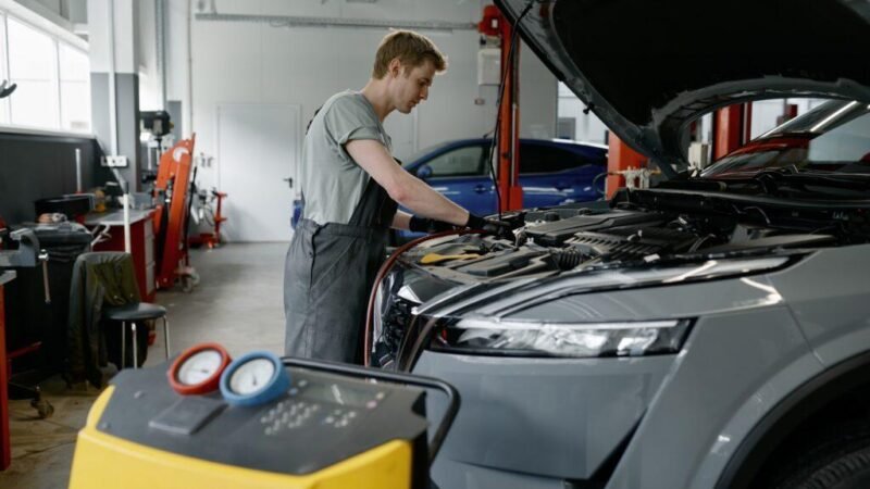 Reparación de vehículos eléctricos: costo +10 % si batería involucrada