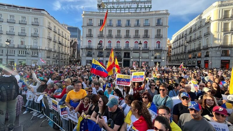 Venezolanos marchan por la democracia en todo el mundo