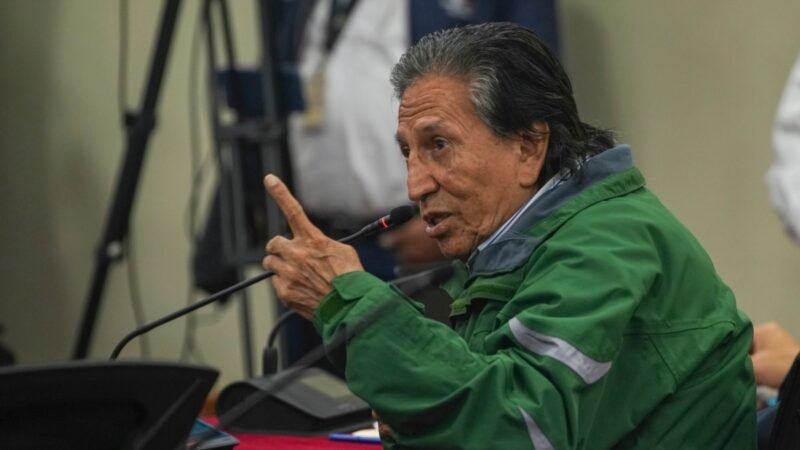 Alejandro Toledo reaparece en juicio por corrupción en sala para expresidentes peruanos.