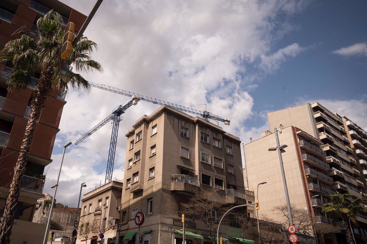 Cataluña busca terrenos para construir 20.000 viviendas sociales