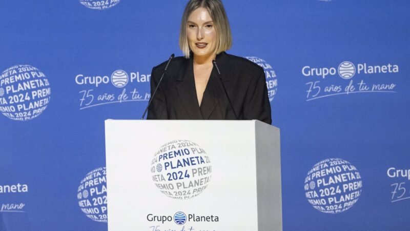 Beatriz Serrano, finalista del Premio Planeta 2024 con su novela «Fuego en la garganta»