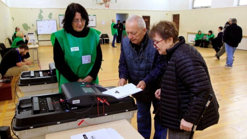 Alta participación en elecciones parlamentarias cruciales en Georgia