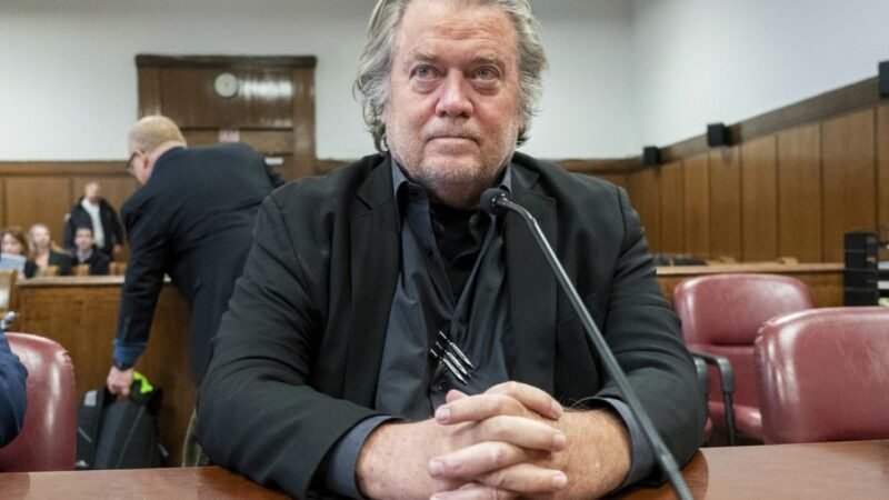 Bannon liberado de prisión tras desacato al Congreso.