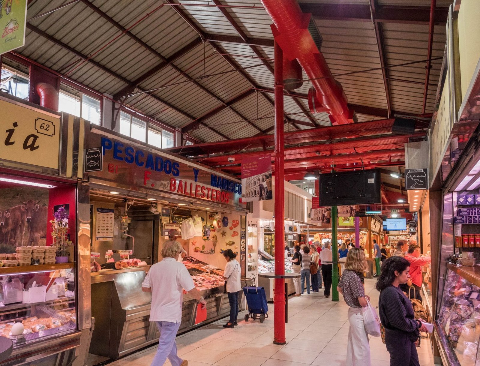 Campaña de consumo responsable y sostenible en mercados municipales de Madrid.