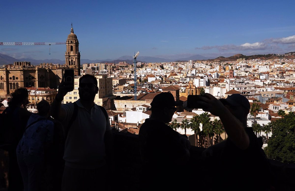 Crecimiento del 2,6% en la economía andaluza en 2023 a pesar de efectos negativos de la sequía.