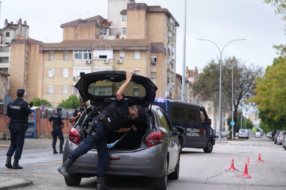 Despliegue policial en Polígono Sur de Sevilla: más de 10 detenidos y armas incautadas