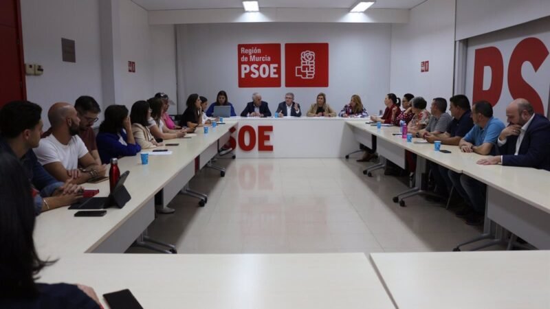 La delegación del PSRM al 41 Congreso del PSOE aprobada por unanimidad.