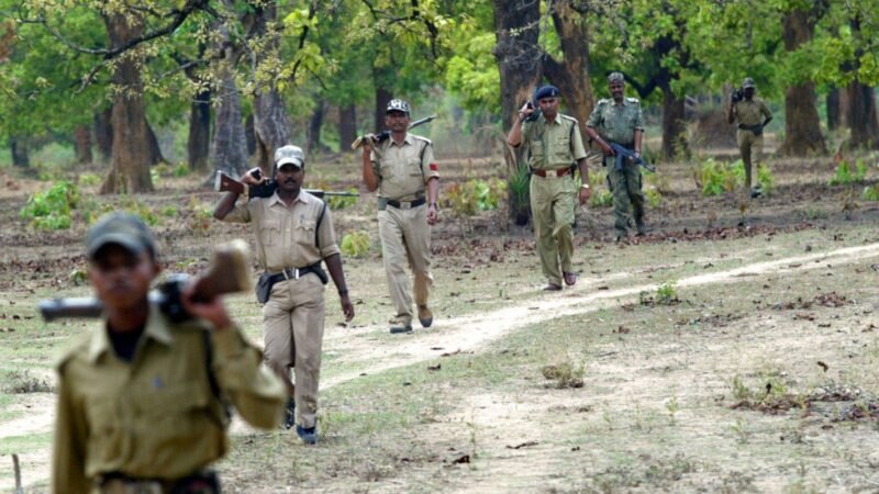 Tiroteo en India: más de 31 presuntos rebeldes maoístas muertos por el ejército.