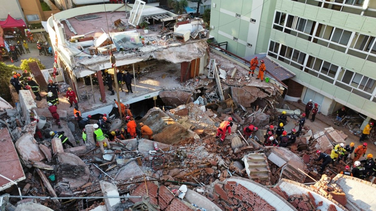 Encuentran un cuarto fallecido en colapso de hotel en Argentina; continúan búsqueda de víctimas.