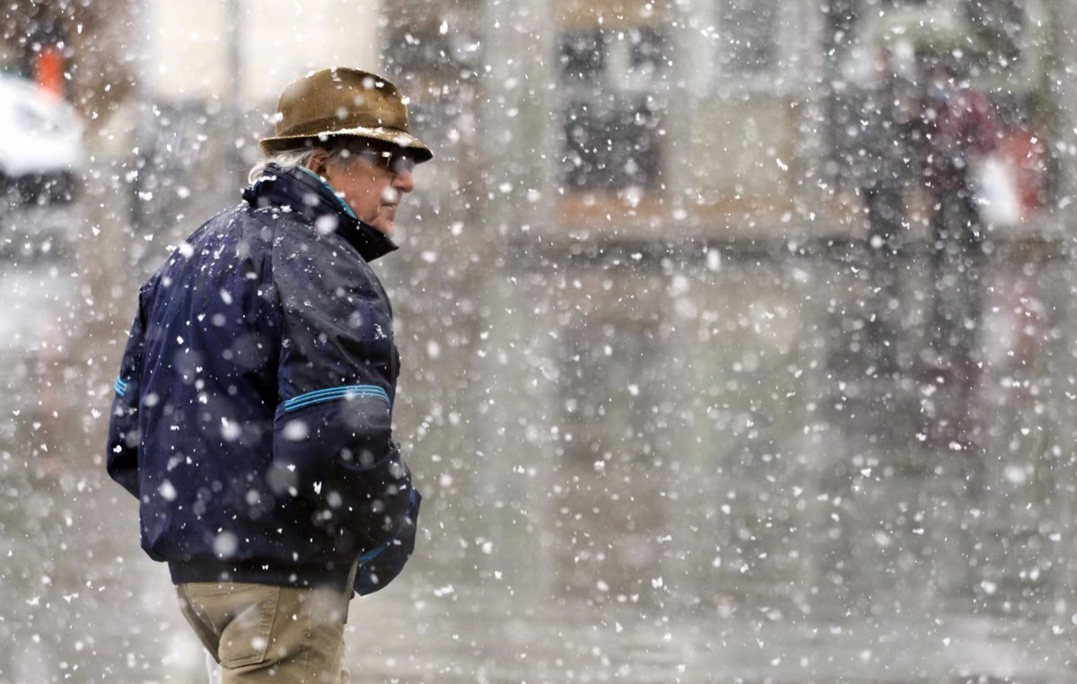 León y Palencia en alerta por nevadas el martes