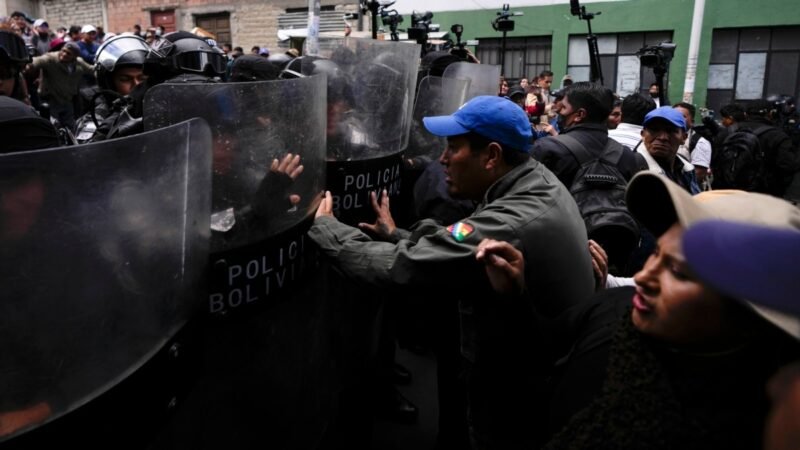 Tribunal boliviano niega a Evo Morales liderazgo del partido gobernante, complicando su candidatura