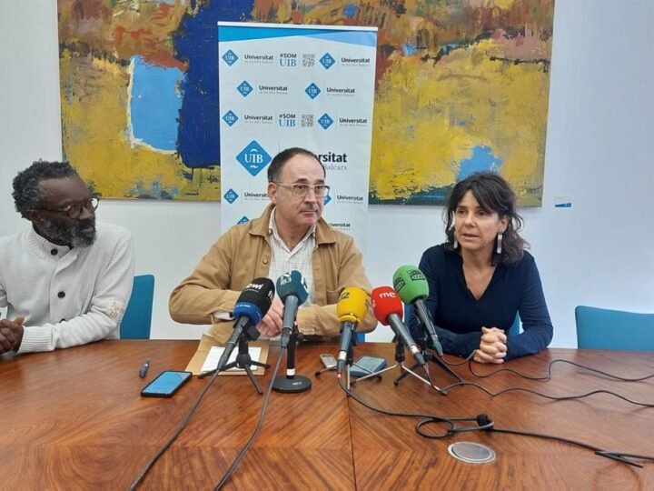 Experto en inmigración sugiere negar controles dentales a menores en partidos constitucionales.