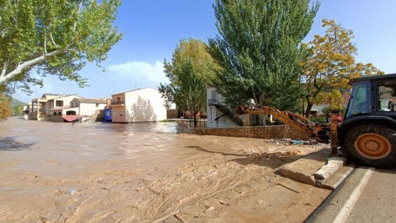 Alerta del Ayuntamiento de Mira sobre llamadas de falsas aseguradoras a vecinos.