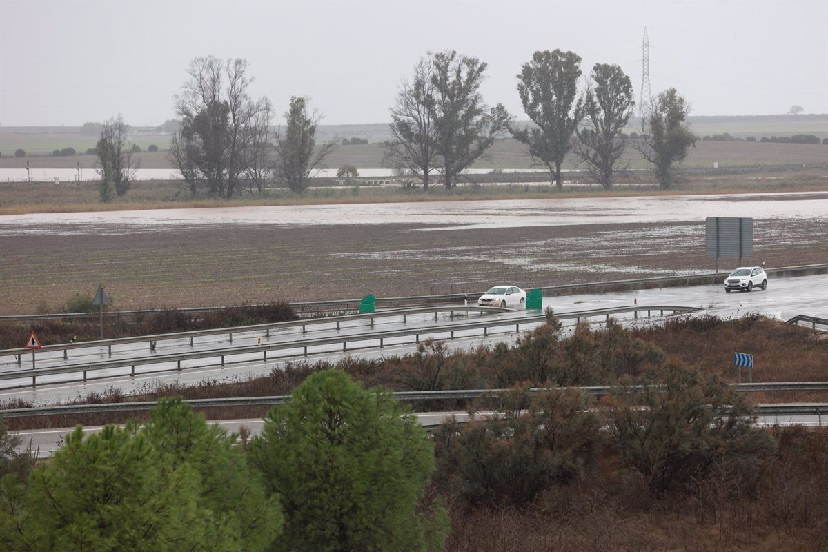 Andalucía afectada por la DANA: cinco vías cortadas en Cádiz, Granada y Málaga