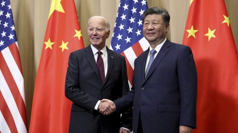 Biden y Xi omiten tropas norcoreanas en Rusia en reunión en Perú.