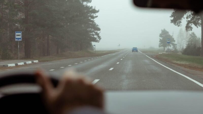 Cómo conducir con seguridad en Italia bajo niebla