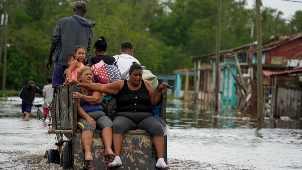 Cuba se recupera tras el paso del ciclón Rafael