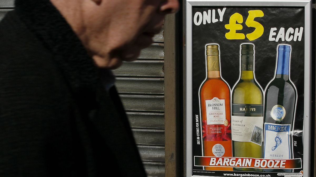 Escocia aumenta precios para reducir muertes por alcohol: ¿Europa seguirá?