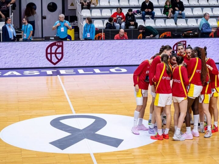 España gana en Castellón con el corazón apesadumbrado. La victoria en medio de la tristeza.