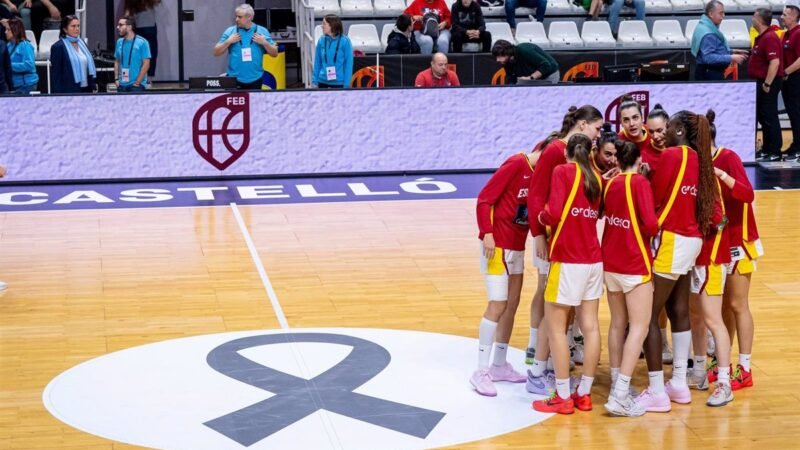 España gana en Castellón con el corazón apesadumbrado. La victoria en medio de la tristeza.