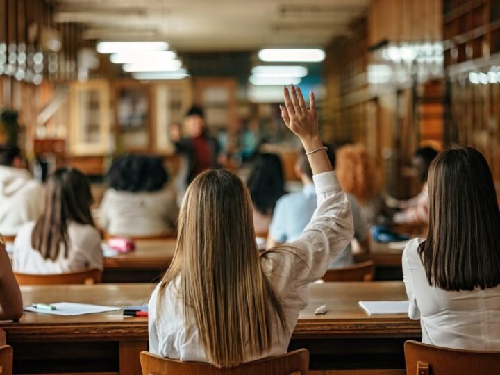 Estudiar un año más no evita el envejecimiento cerebral.