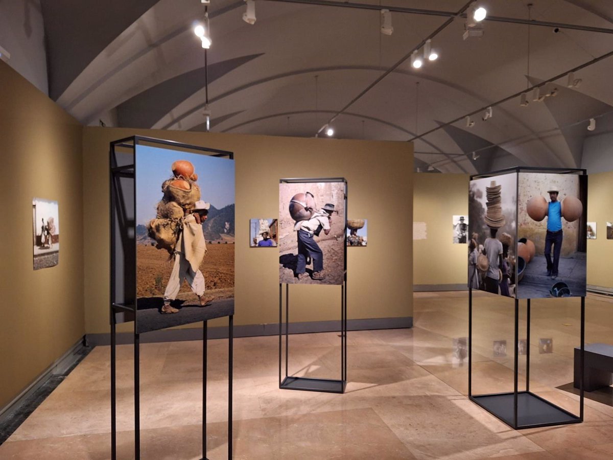 Exposición de 200 imágenes originales en color de Català-Roca en el Museo de América, presentada por el Ministerio de Cultura