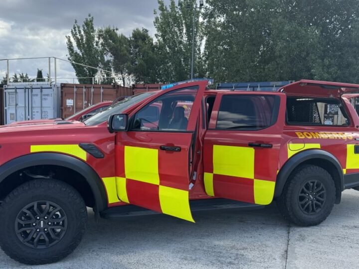 La Comunidad de Madrid renueva parque de bomberos con 30 nuevos vehículos.